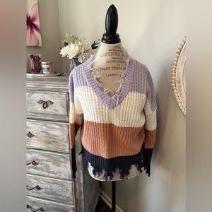 💜 NWOT Distressed Sweater